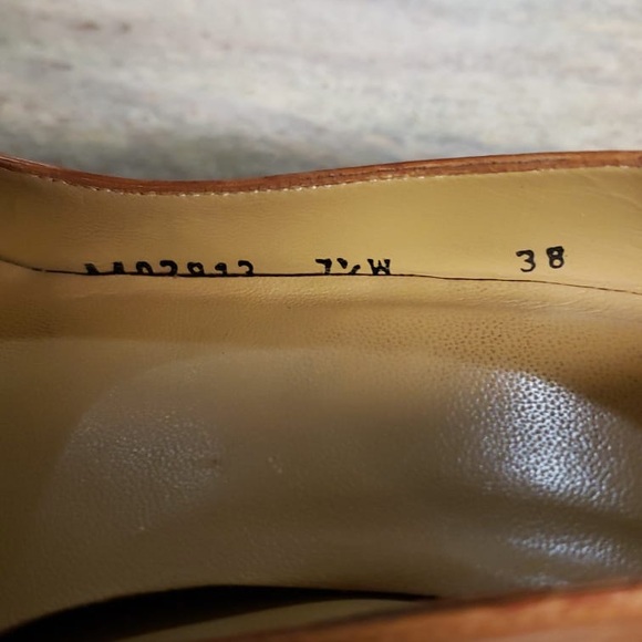 Stuart Weitzman open toe pump/peep toe - Picture 6 of 8